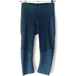 Outdoor Voices XS Colorblock TechSweat™ Capri Legging